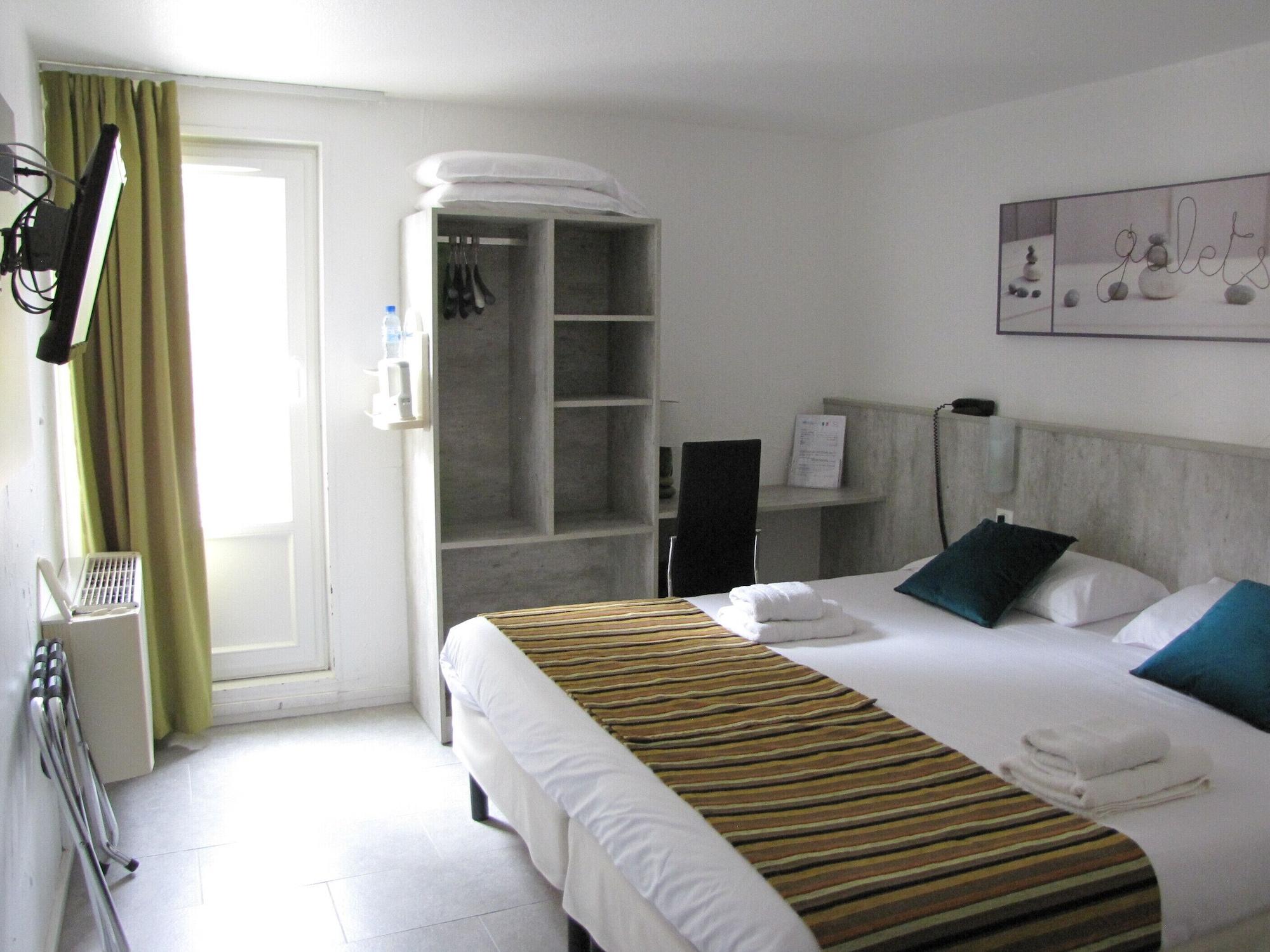 Brit Hotel Bosquet Carcassonne Cité Esterno foto