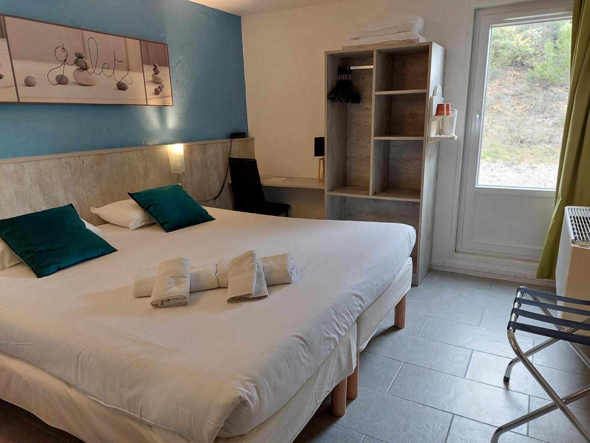 Brit Hotel Bosquet Carcassonne Cité Esterno foto