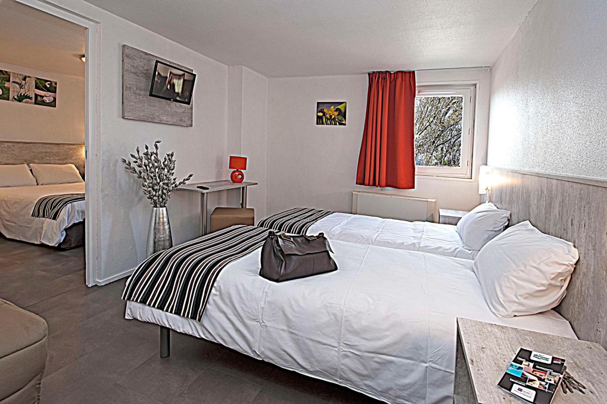 Brit Hotel Bosquet Carcassonne Cité Esterno foto