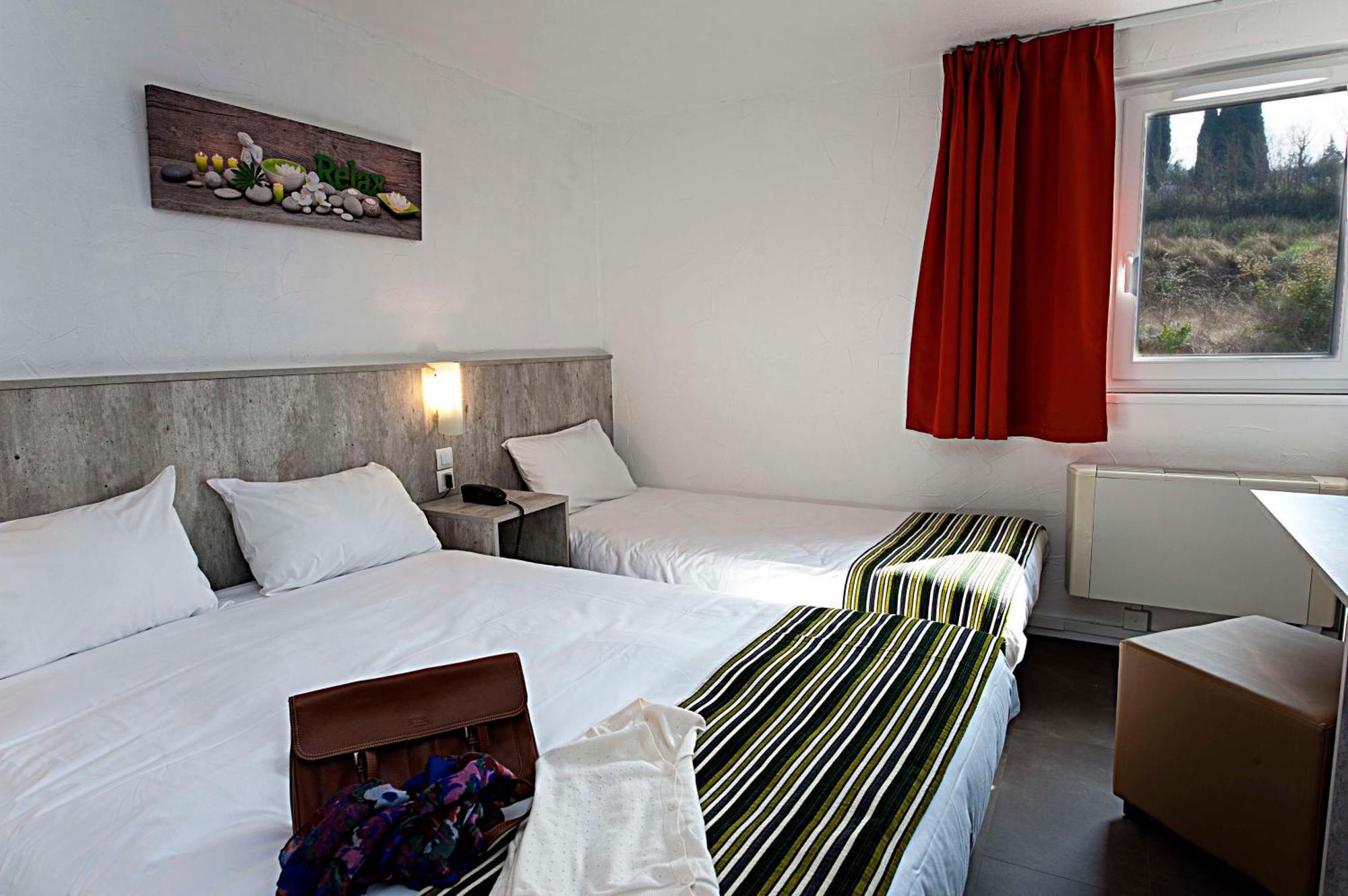 Brit Hotel Bosquet Carcassonne Cité Esterno foto