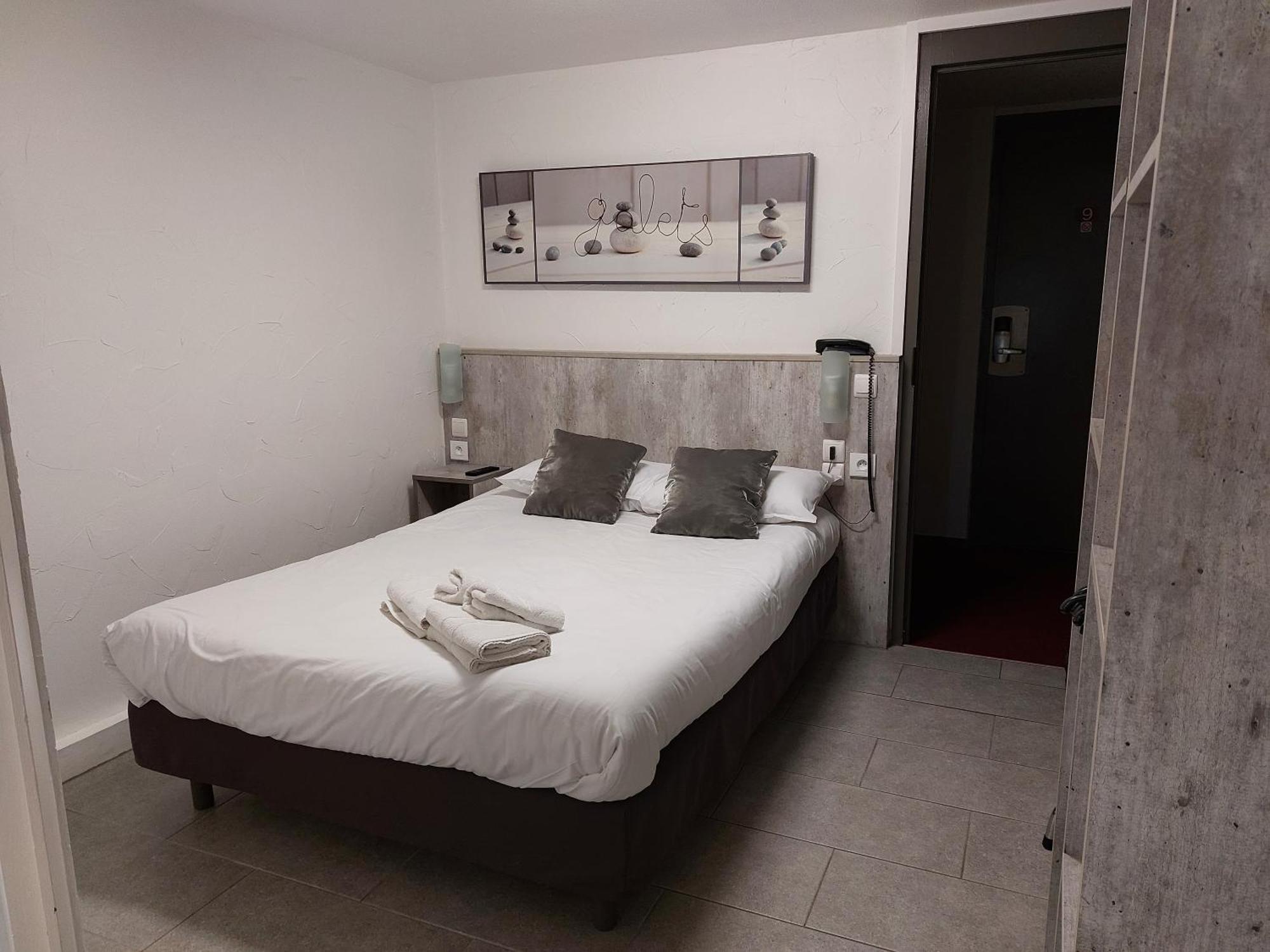 Brit Hotel Bosquet Carcassonne Cité Esterno foto