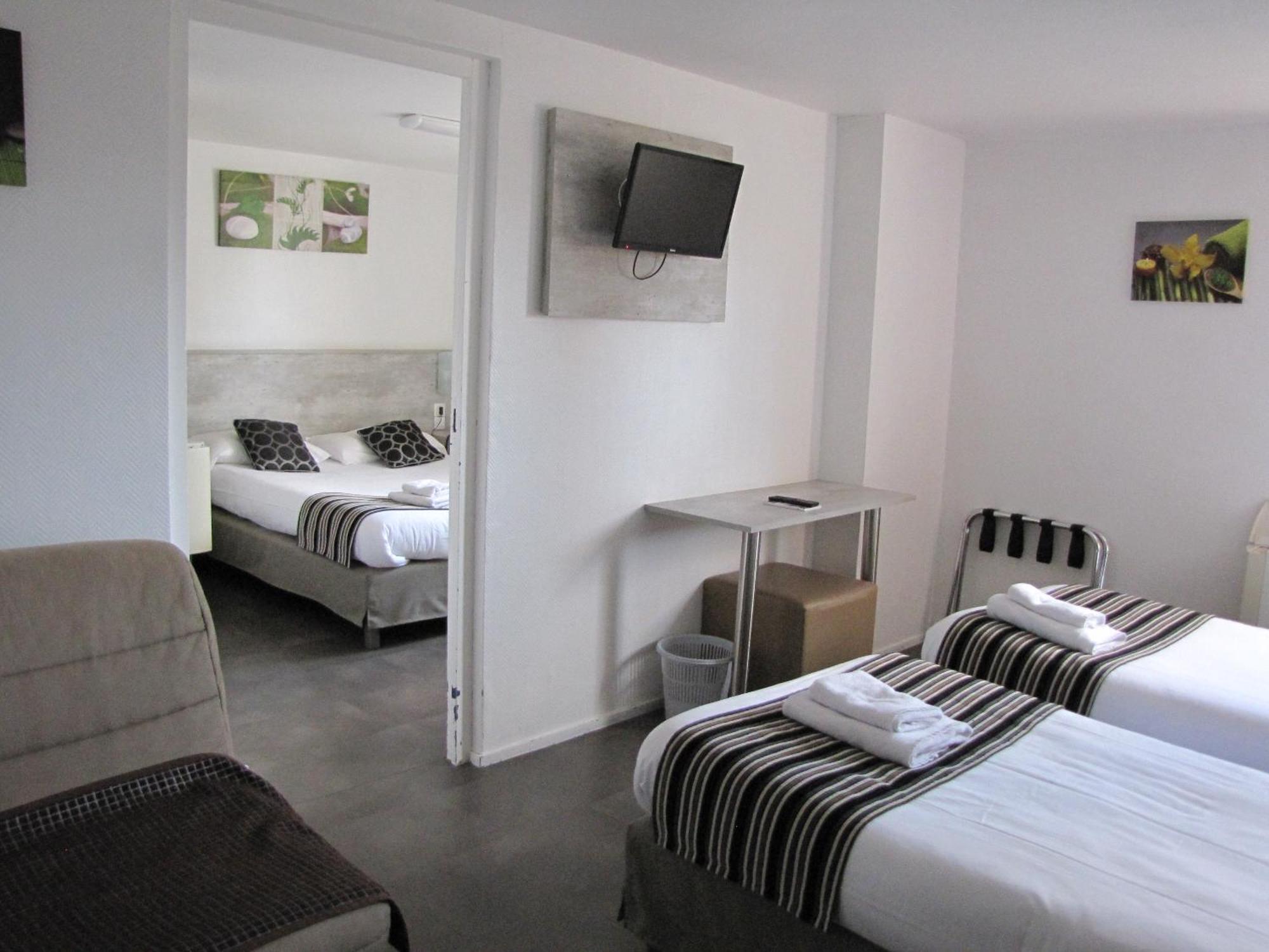 Brit Hotel Bosquet Carcassonne Cité Esterno foto